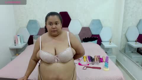 Snapshot of marianabbw_ chatting on 02.10.25 mariana online show from 02.10.25