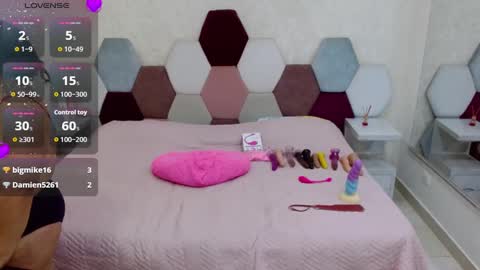 Snapshot of marianabbw_ chatting on 10.02.25 mariana online show from 10.02.25