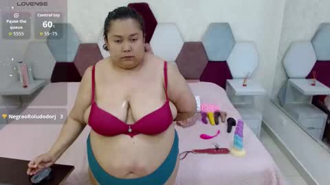 Snapshot of marianabbw_ chatting on 10.28.25 mariana online show from 10.28.25