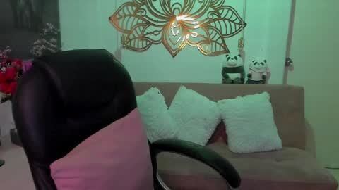 Snapshot of marianalopez81 chatting on 02.04.25 Mariana Lopez online show from 02.04.25