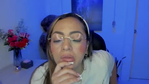 Snapshot of marianalopez81 chatting on 03.01.25 Mariana Lopez online show from 03.01.25