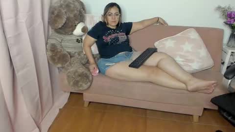 Snapshot of marianalopez81 chatting on 03.07.25 Mariana Lopez online show from 03.07.25