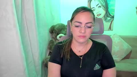 Snapshot of marianalopez81 chatting on 09.30.25 Mariana Lopez online show from 09.30.25