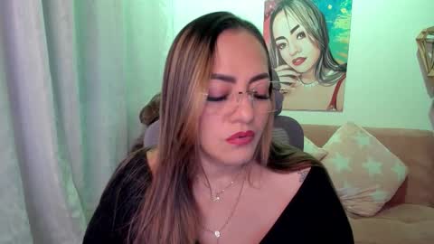Snapshot of marianalopez81 chatting on 10.09.25 Mariana Lopez online show from 10.09.25