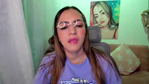 Snapshot of marianalopez81 chatting on 10.10.25 Mariana Lopez online show from 10.10.25