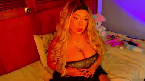 Mariana Prada online show from 11.22.25