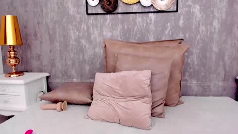 Snapshot of marianasanz chatting on 02.22.25 Mariana online show from 02.22.25