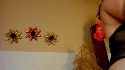 Snapshot of marianeporter_ chatting on 12.22.24 marianeporter online show from 12.22.24