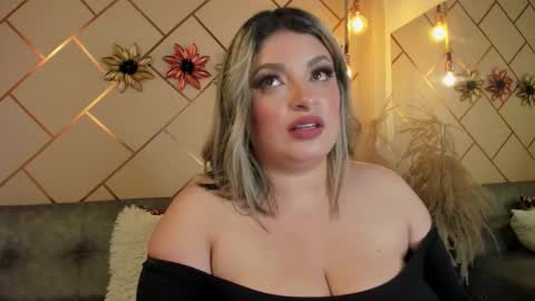 Snapshot of marianeporter_ chatting on 11.16.25 marianeporter online show from 11.16.25