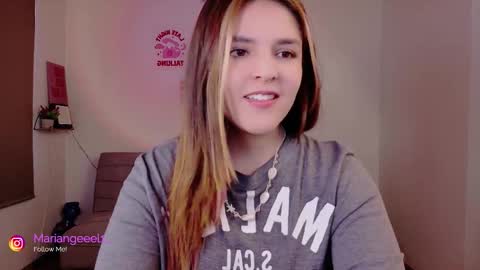 Snapshot of mariangeel_ chatting on 10.16.25 mariangeel_ online show from 10.16.25