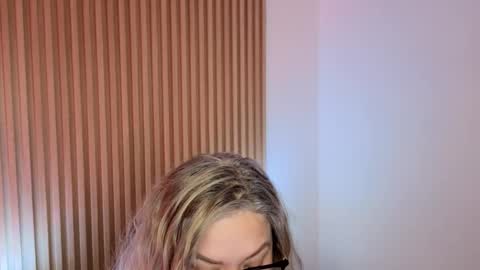 Marian Love  online show from 11.20.25