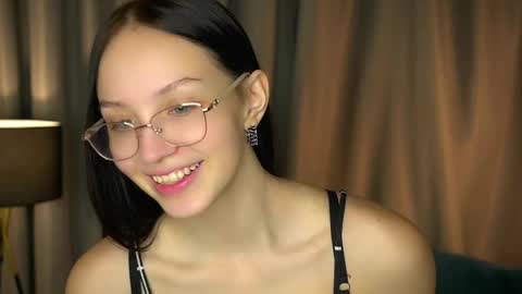 Snapshot of mariannsullivant chatting on 11.16.25 Rachel online show from 11.16.25