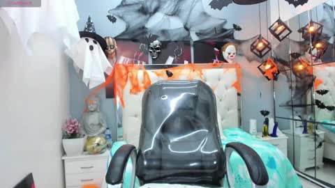 Marian Sexy online show from 10.17.25