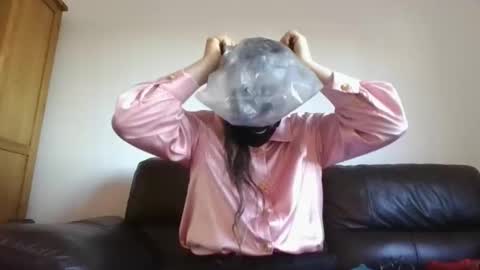 Mariasatin online show from 11.30.25