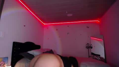 Nicolle online show from 02.22.25