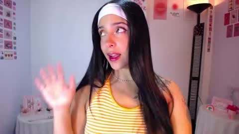 Nicolle online show from 07.18.26