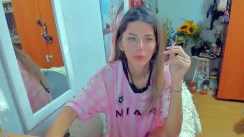 Snapshot of marie_marie03 chatting on 09.18.25 Marie   online show from 09.18.25