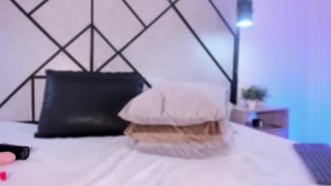 M A R I E online show from 01.27.25