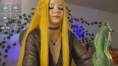 Mariel Gold online show from 10.31.25