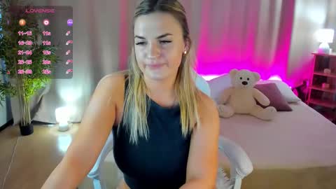 Mariel online show from 03.12.26