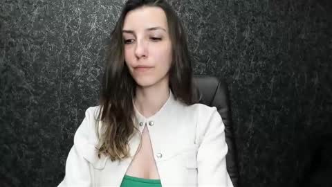 marielleanker online show from 11.15.25