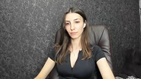 marielleanker online show from 11.16.25