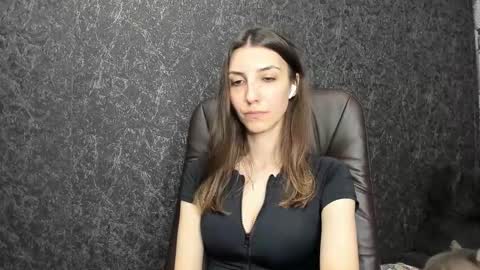 marielleanker online show from 11.28.25