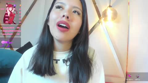 Snapshot of marielqueenx chatting on 01.04.25 Viviana online show from 01.04.25