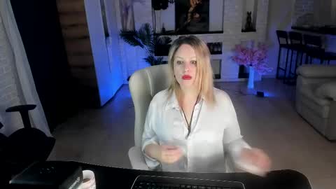 mariemlui online show from 10.17.25