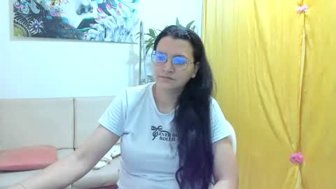 Snapshot of marilyn_garcia chatting on 07.04.26 MARILYN SEXY online show from 07.04.26