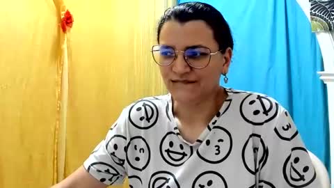 Snapshot of marilyn_garcia chatting on 08.01.26 MARILYN SEXY online show from 08.01.26