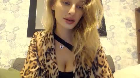 MarilynDevilish online show from 10.29.25