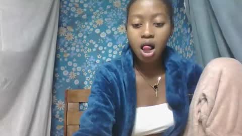 Snapshot of marinagold69 chatting on 05.17.26 marinagold69 online show from 05.17.26