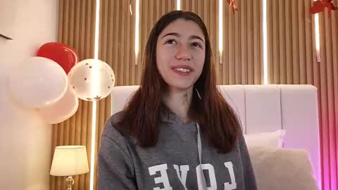 Snapshot of marinette_lux chatting on 02.12.26 marinette online show from 02.12.26