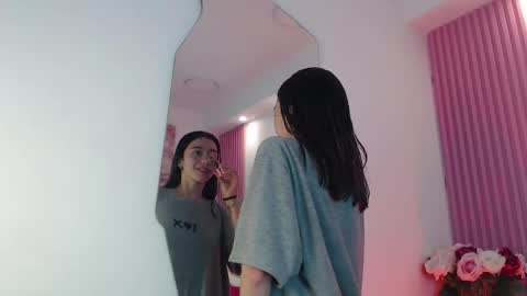 Snapshot of marinette_lux chatting on 02.15.26 marinette online show from 02.15.26