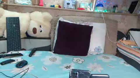 Snapshot of marinka_ chatting on 03.07.25 marinka_ online show from 03.07.25