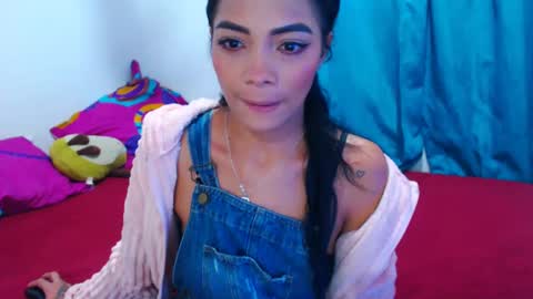 Snapshot of marisajara_ chatting on 02.12.25 marisa online show from 02.12.25