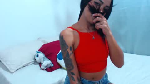 Snapshot of marisajara_ chatting on 03.05.25 marisa online show from 03.05.25