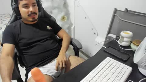 Snapshot of mark_82546 chatting on 12.18.25 mark_82546 online show from 12.18.25