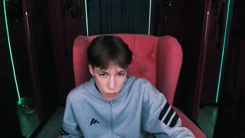 Snapshot of mark_branston chatting on 10.27.25 Mark online show from 10.27.25