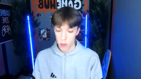 Snapshot of mark_branston chatting on 11.08.25 Mark online show from 11.08.25