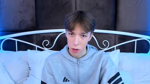 Snapshot of mark_branston chatting on 11.09.25 Mark online show from 11.09.25