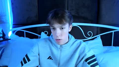 Snapshot of mark_branston chatting on 11.17.25 Mark online show from 11.17.25