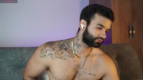 Mark online show from 11.03.25