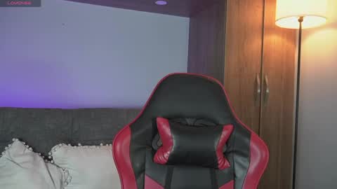 Mark online show from 04.12.26