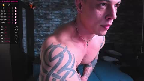 Snapshot of mark_normal chatting on 12.20.25 Mark online show from 12.20.25