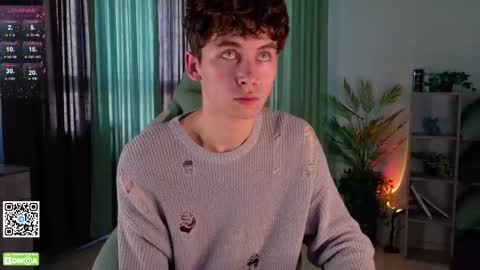 Snapshot of mark_safr chatting on 10.20.25 Mark online show from 10.20.25