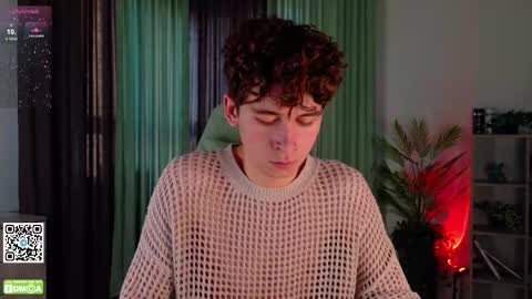 Snapshot of mark_safr chatting on 10.22.25 Mark online show from 10.22.25