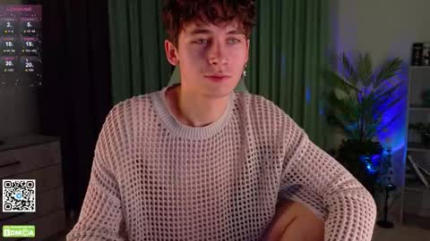 Snapshot of mark_safr chatting on 10.26.25 Mark online show from 10.26.25