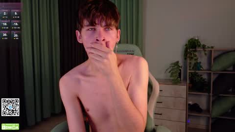 Snapshot of mark_safr chatting on 11.03.25 Mark online show from 11.03.25